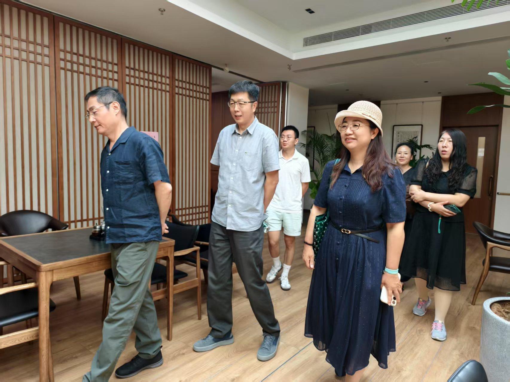 图画书阅读研究院携手乐普养老，探索老年认知干预新路径，助力学术新气象