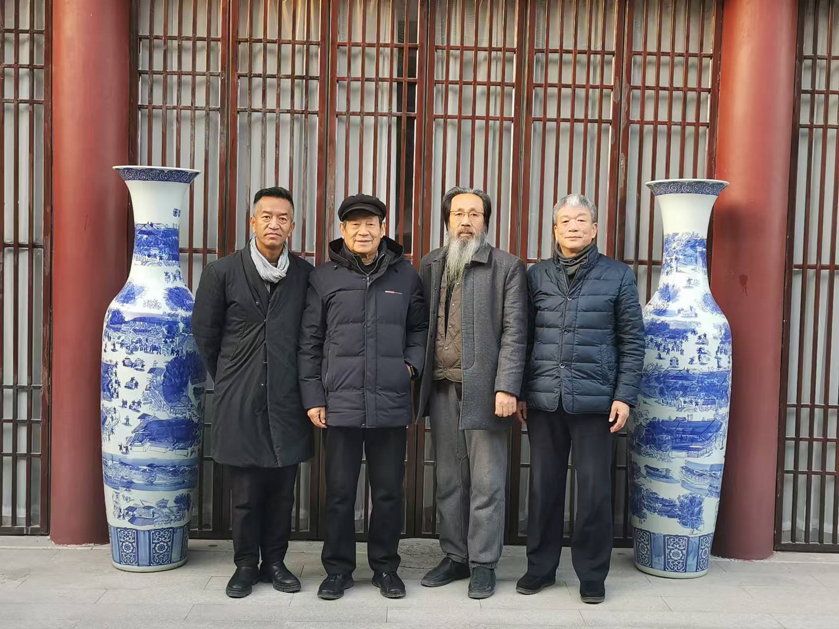 ​上医文化研究院院长刘永忠一行考察中华圣祖园项目